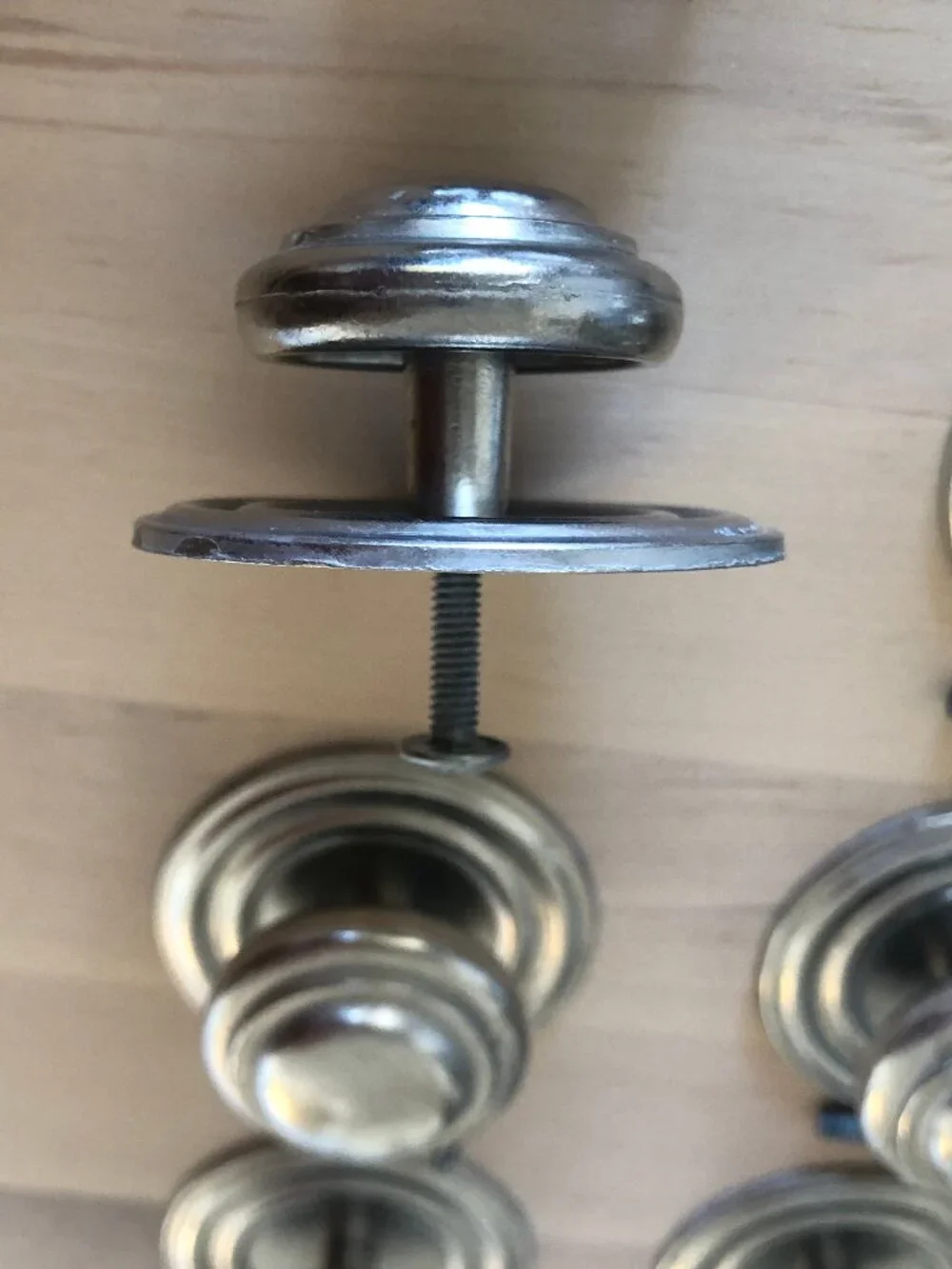 12 Vintage Cabinet/Drawer Pull Knobs & Back Plates - Canada 1998 SP12002